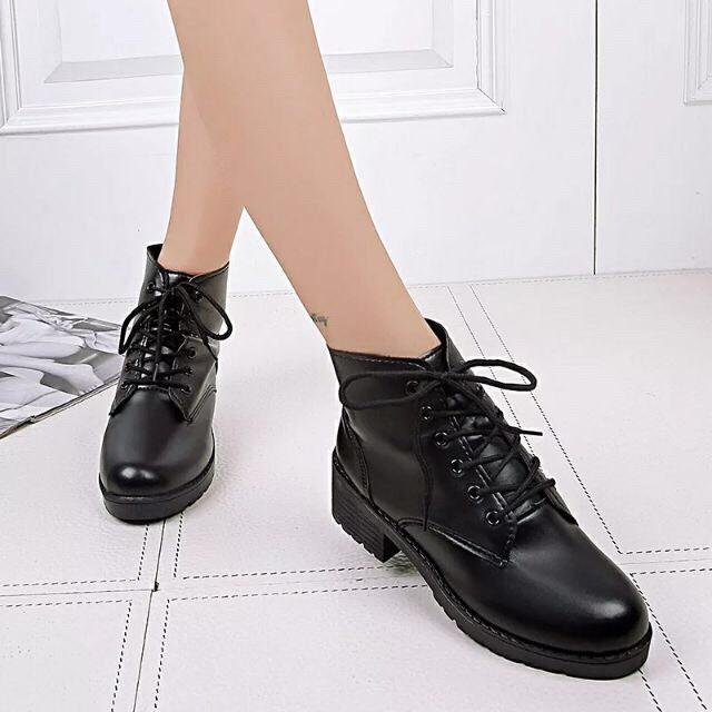 Giầy Nữ Cổ Cao Bốt (Boot) Dây Thời Trang Màu Đen (Grab Store)