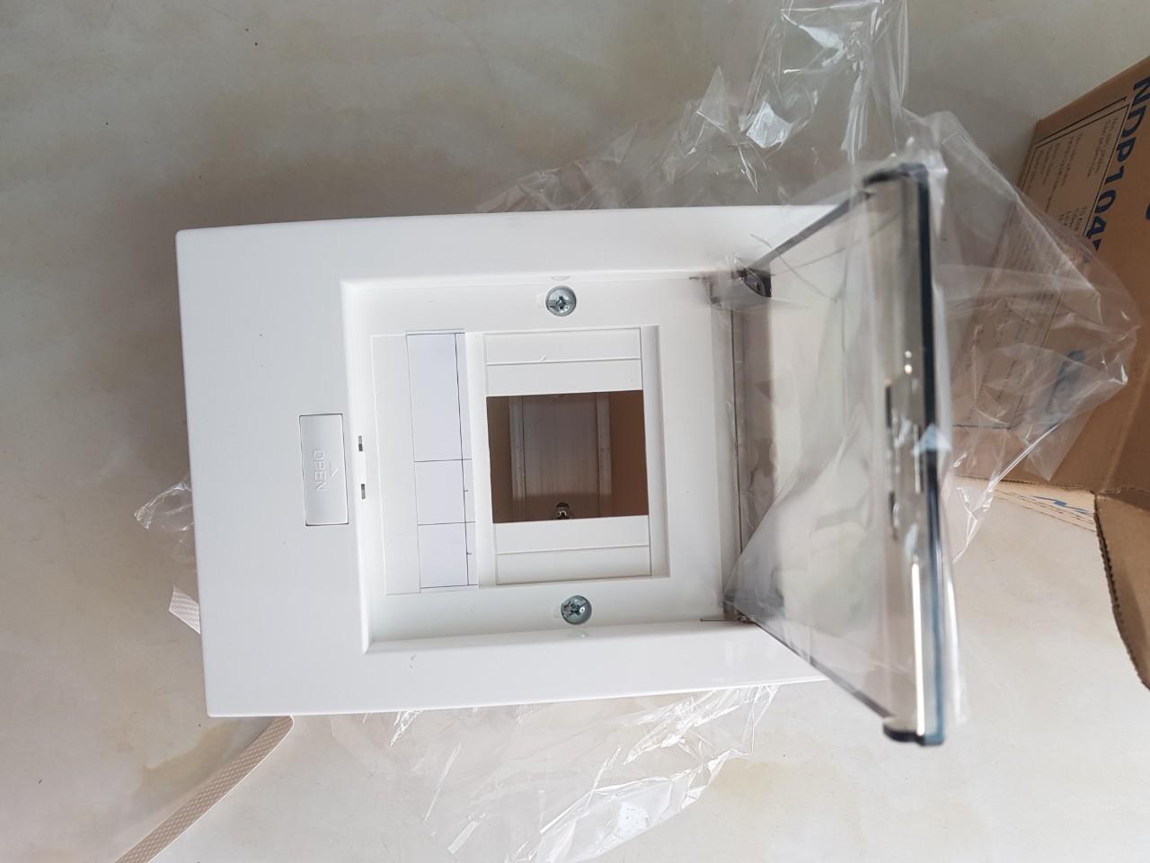 Tủ điện 2 – 4 đường Panasonic – NDP104P