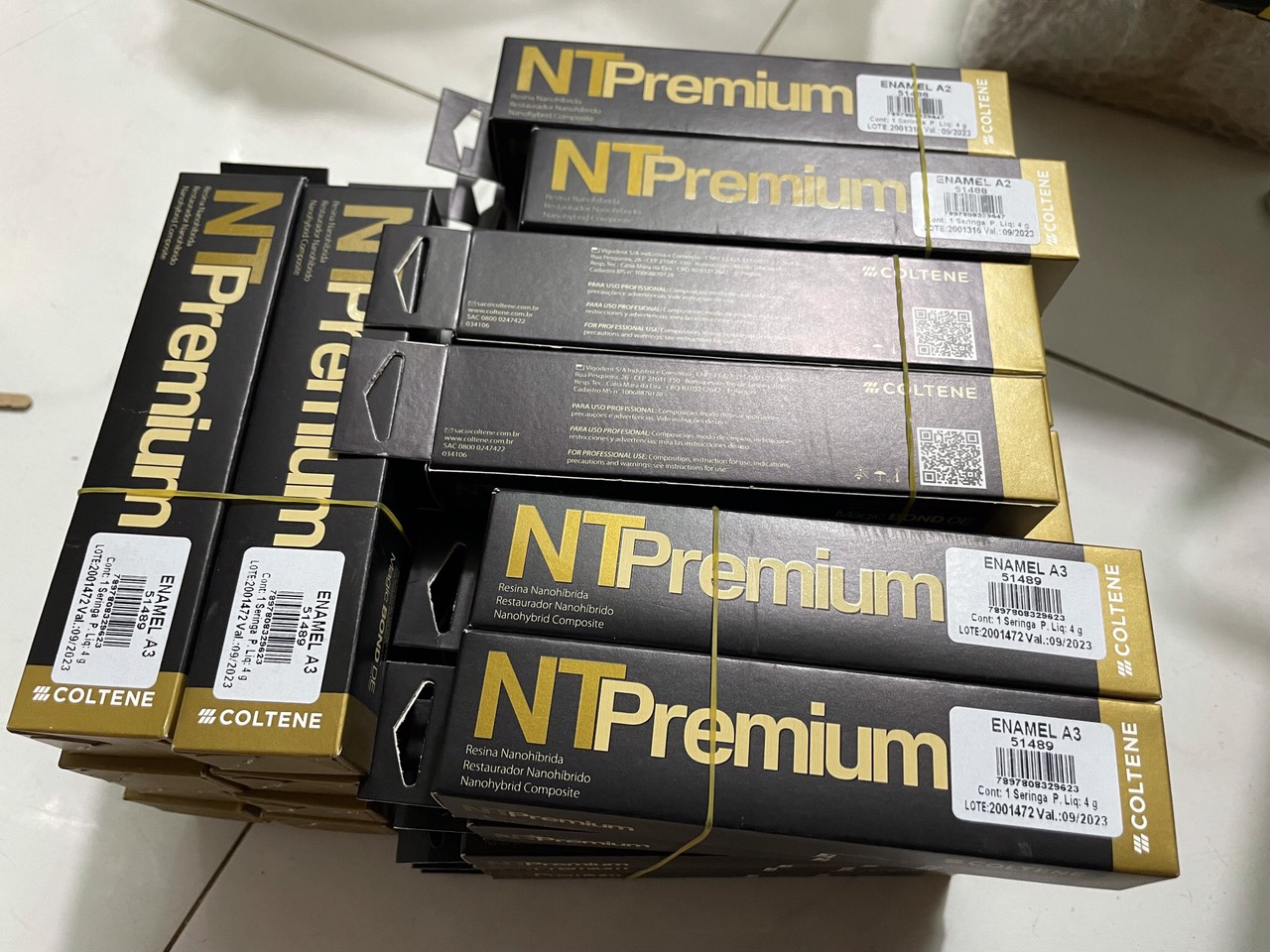 [1 TUÝT 4G] Vật liệu trám răng - Composite đặc NT Premium 4g