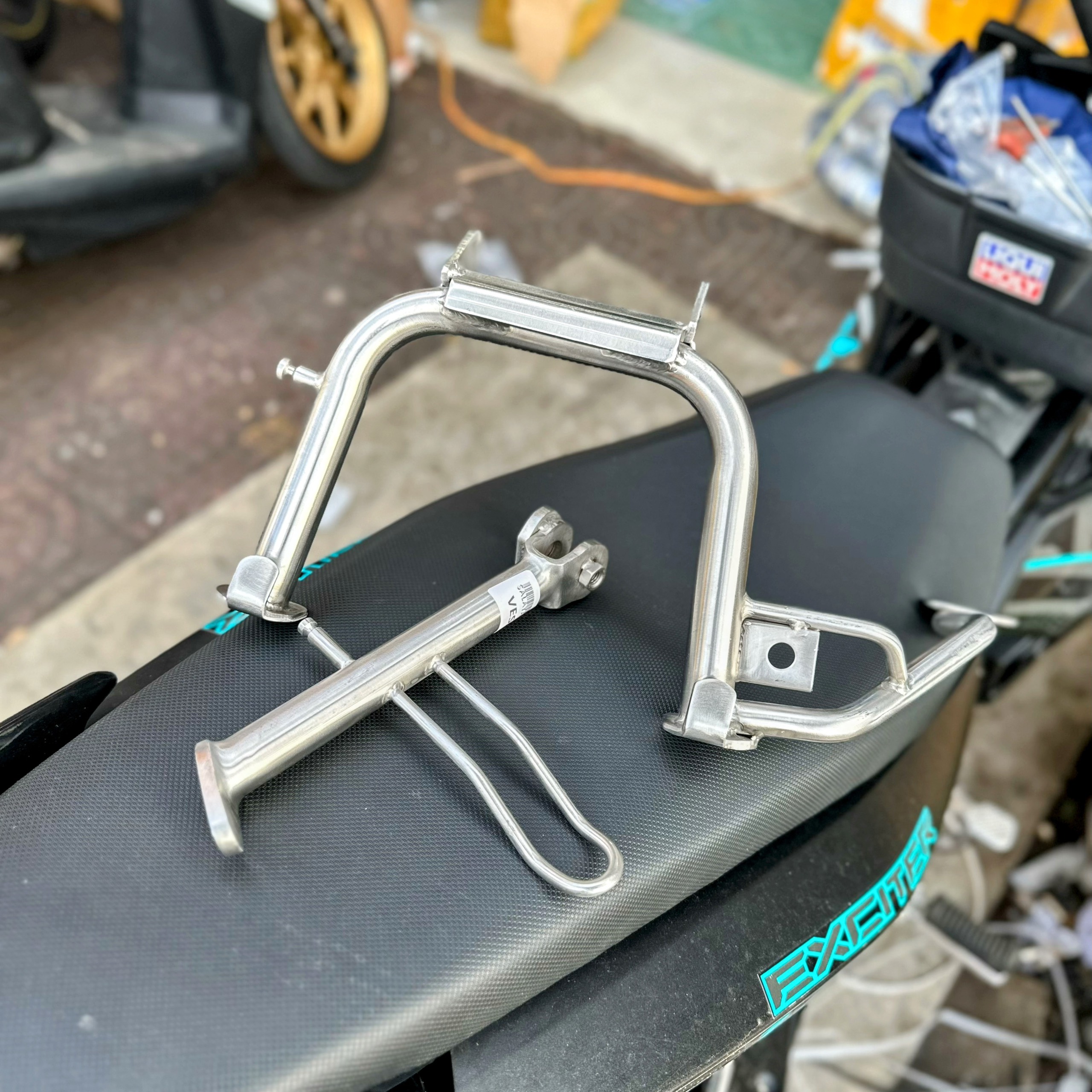 Bộ chân chống inox 304 vespa sprint / vespa primavera salaya