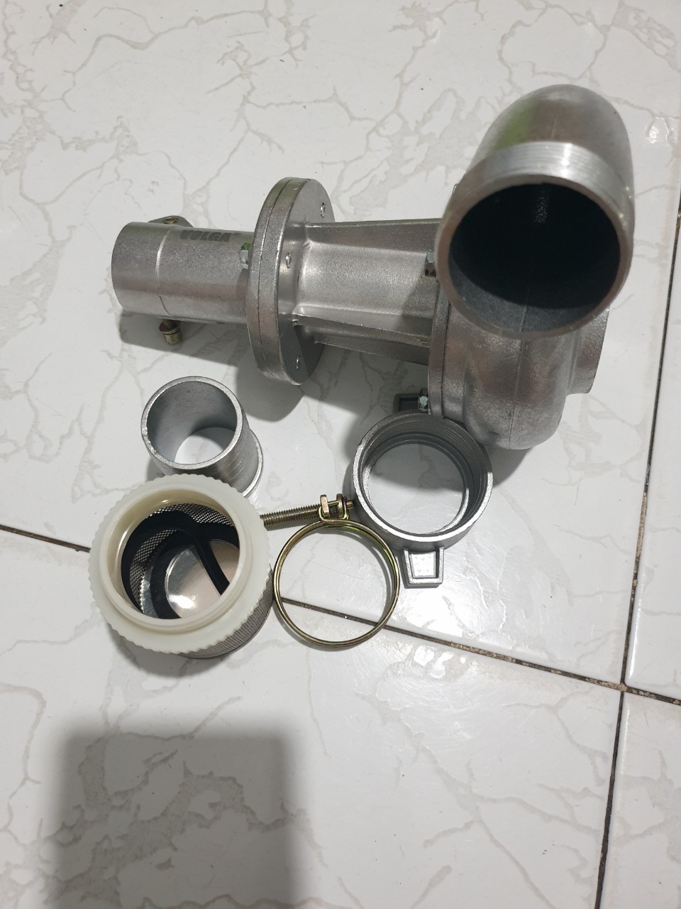 Đầu bơm nước phi 28mm, 9 khía  gắn máy cắt (phát) cỏ.