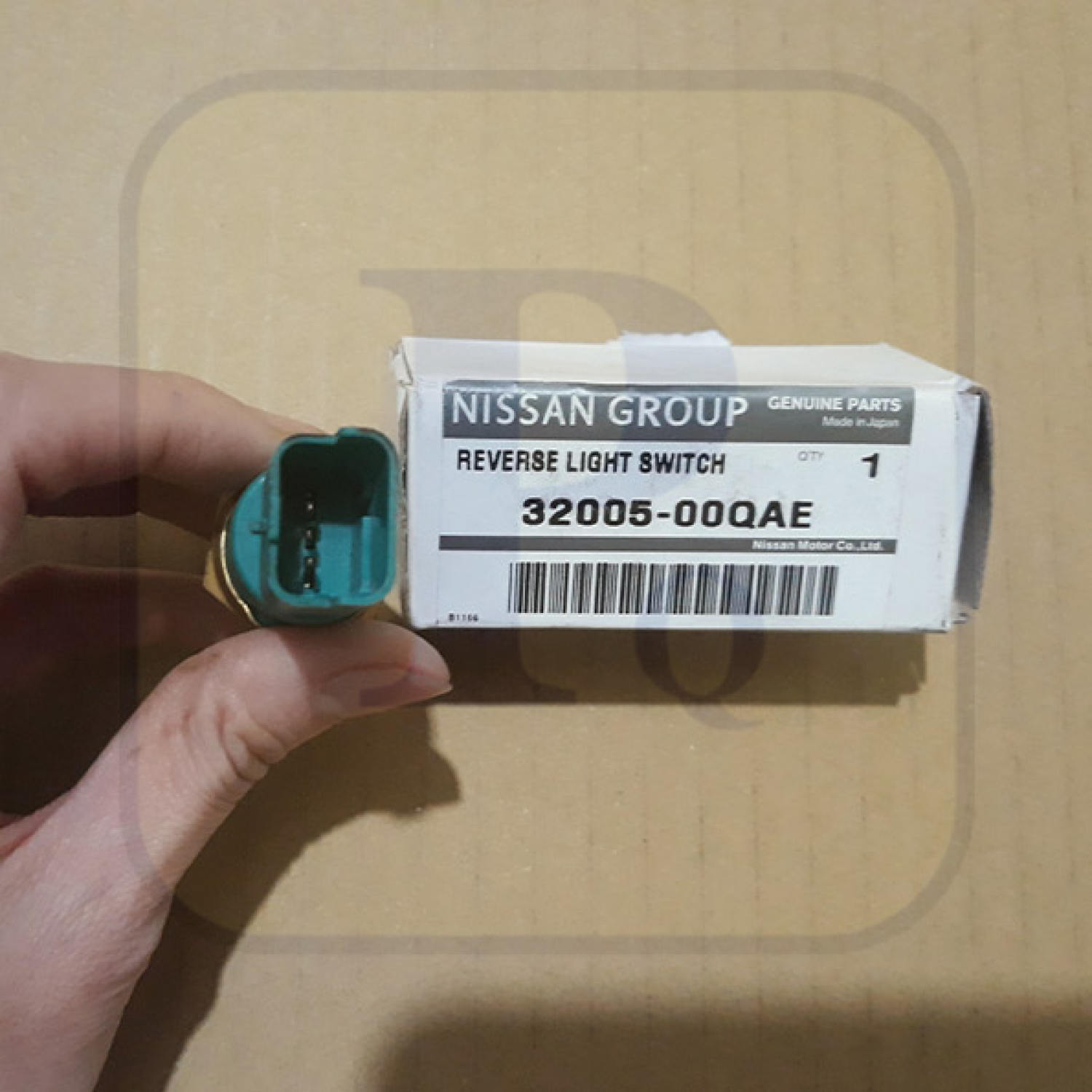 CÔNG TẮC ĐÈN LÙI NISSAN SUNNY
