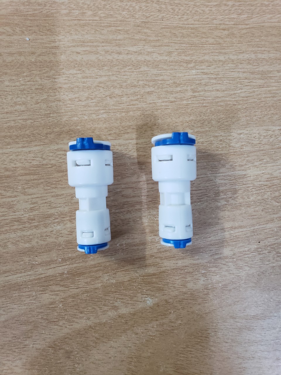 Cút Nối Giảm 10-6 -(Cút Chuyển Đổi Từ Dây 10mm Xuống Dây 6mm)