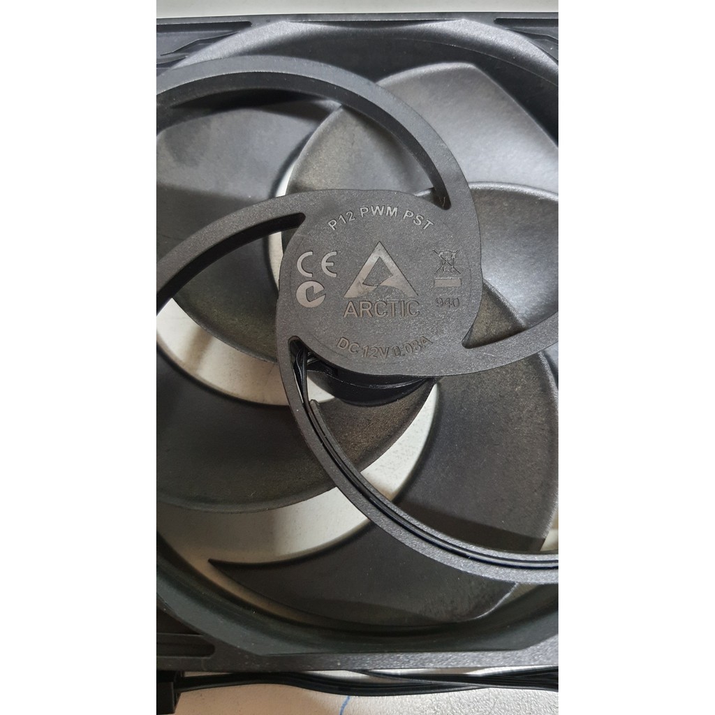 Quạt tản nhiệt Fan ARCTIC P12