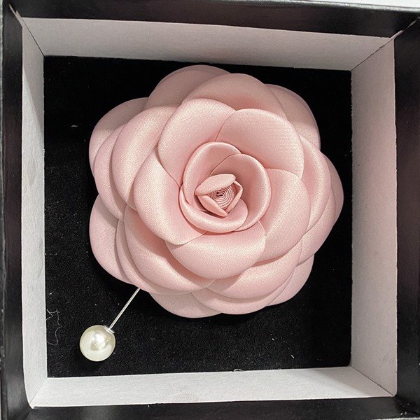 Hoa cài áo bông hồng lụa vip