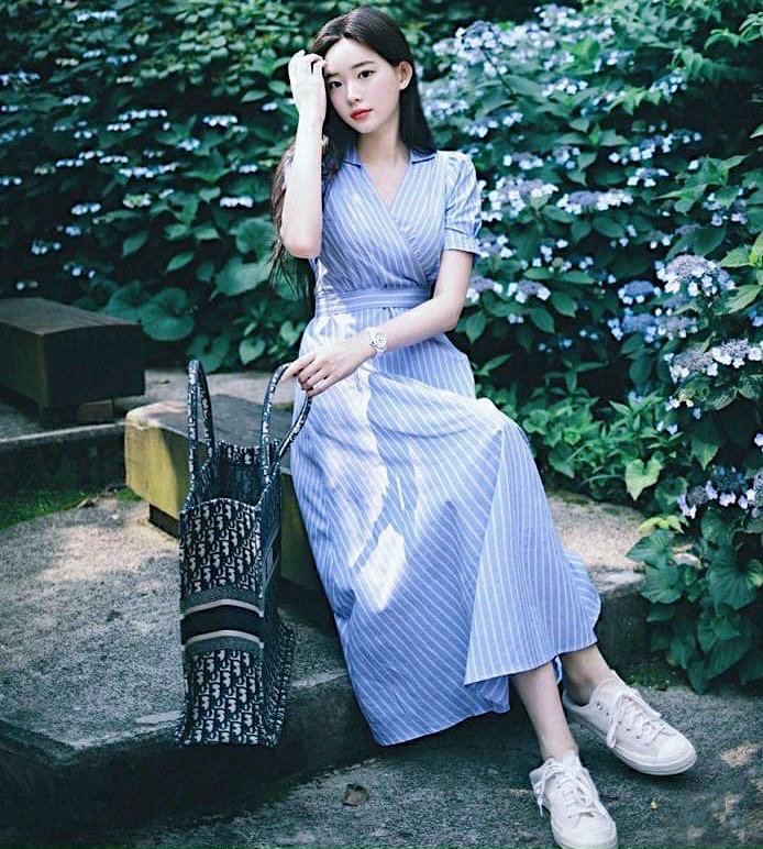 Đầm sọc xanh cổ bẻ form dài