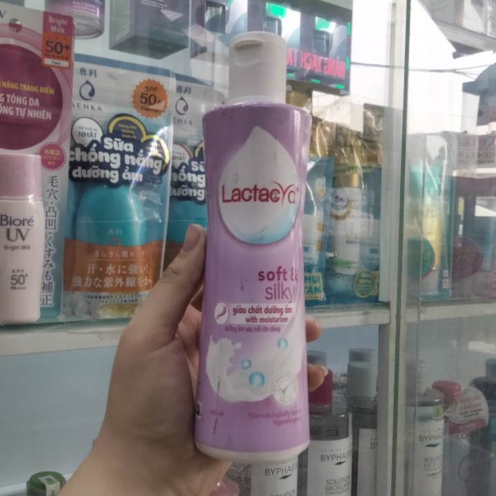 Chai ddvs sản phẩm đồ dùng phụ nữ LACTACYD