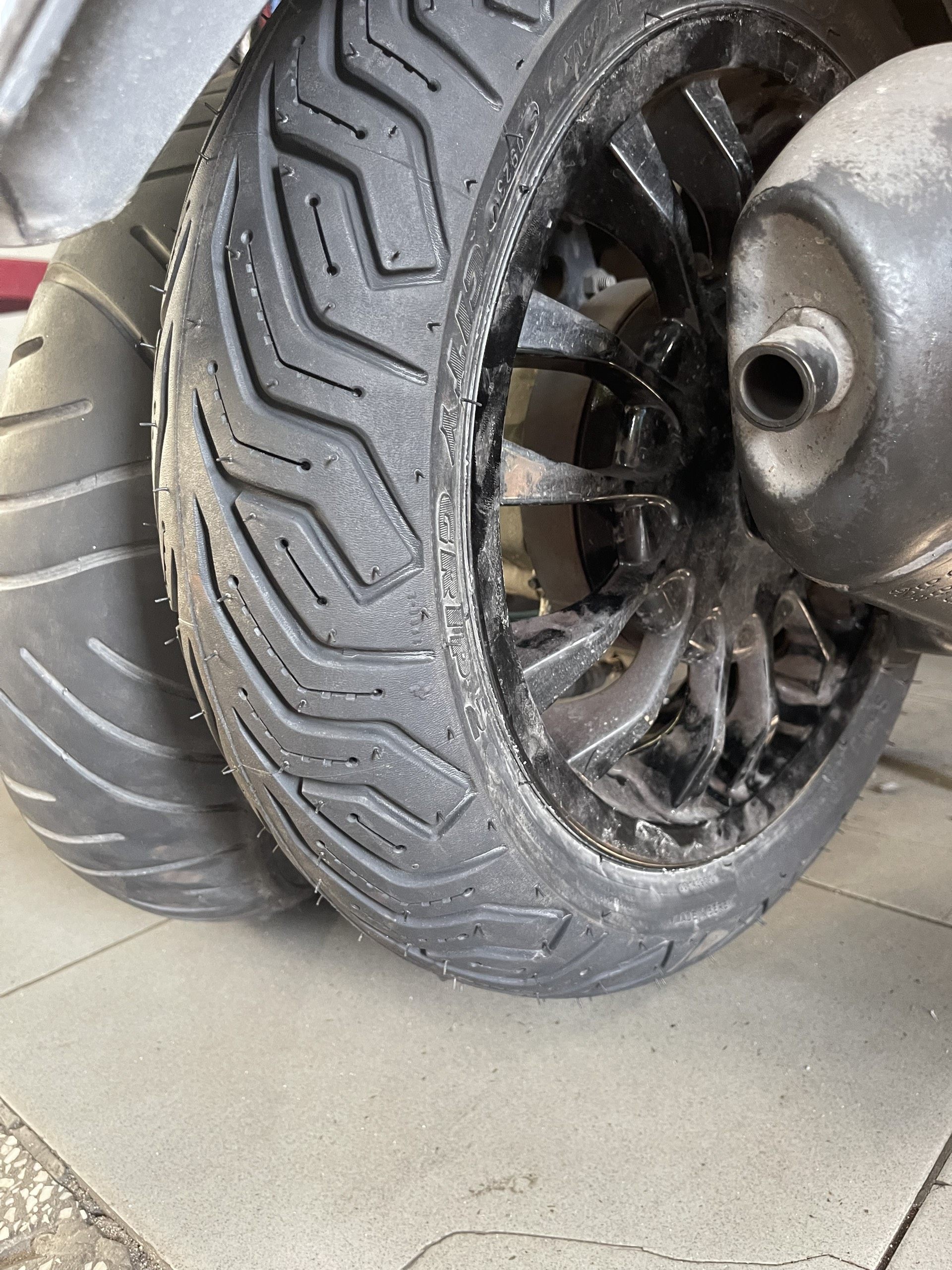 VỎ MICHELIN CITY GRIP 2 SIZE 120/70-12