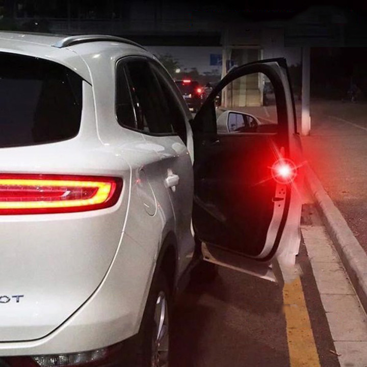 Đèn LED cảnh báo mở cửa ô tô