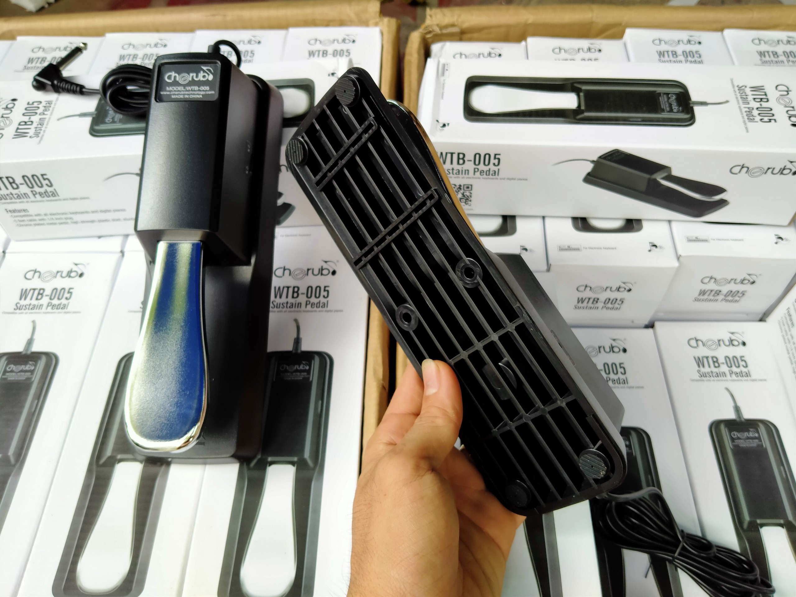 Pedal mỏ vịt