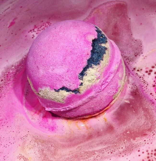 [HCM]Bom sủi bồn tắm Lush - MARSHMALLOW WORLD Bath Bomb