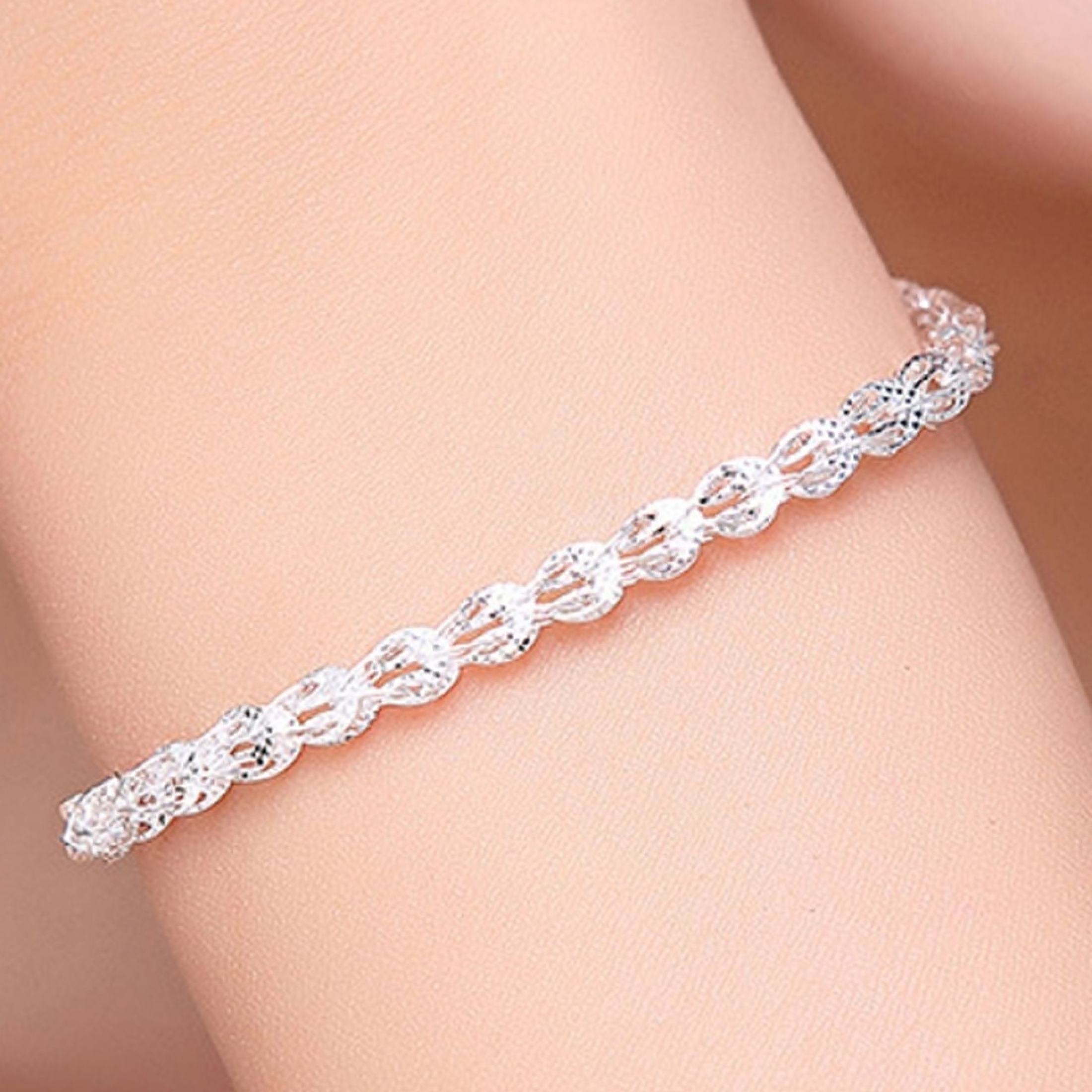 Rẻ Quá Cơ - Vòng Đeo Tay Nữ Lắc Tay Nữ Đẹp Sang Trọng Quí Phái VTPHUONGHOANG13