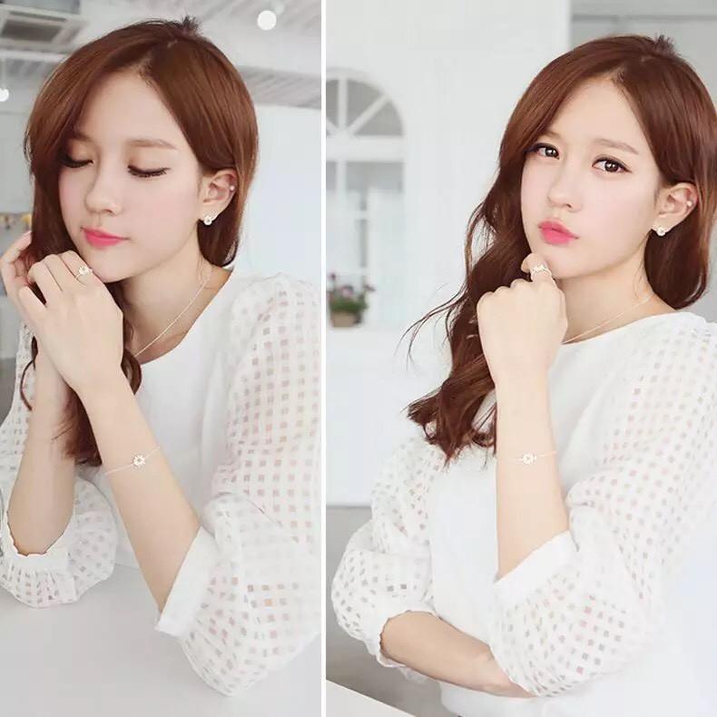Lắc tay hoa cúc sang trọng J235
