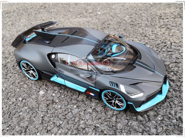 Xe mô hình Bugatti Divo, TL 1:24