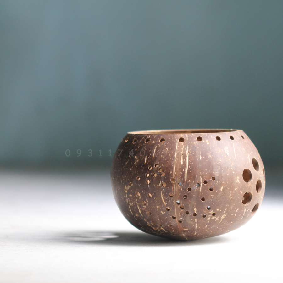 Lồng đèn gáo dừa [ mẫu ngẫu nhiên] + (cột sẵn dây đay)