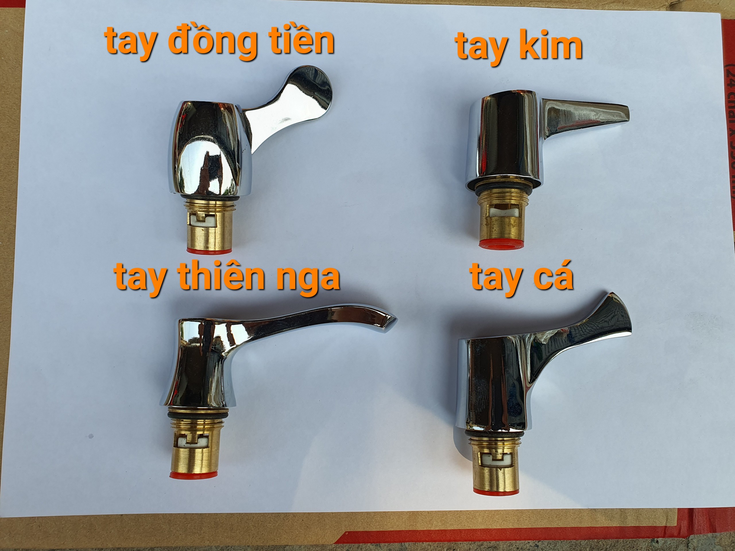 Tay Gạt Tay Vặn Vòi Nước Củ Sen Lạnh Núm Vặn Củ Sen Tắm Tặng Kèm Lõi