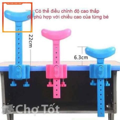 [Đỡ cằm chống cận cho học sinh