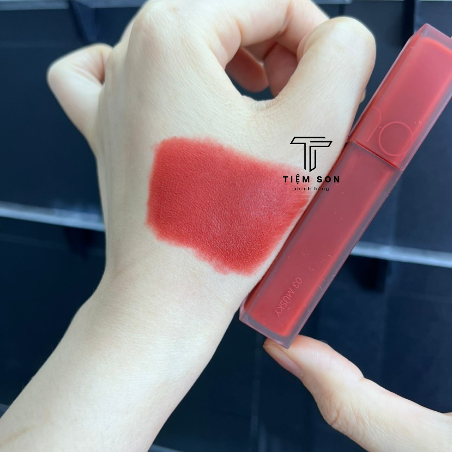 Romand Blur Fudge Tint 5g (Full Matte Cream Lipstick in 8 Colors)