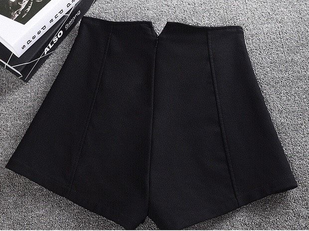 Quần short kaki lưng cao khoét chữ v