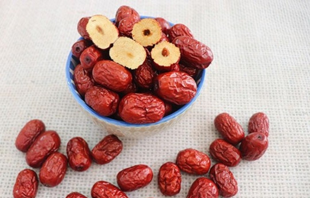Táo đỏ Tân Cương  TRÁI TO loại 1-1kg