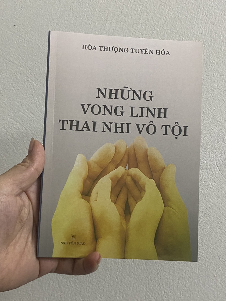 Sách - những vong linh thai nhi vô tội