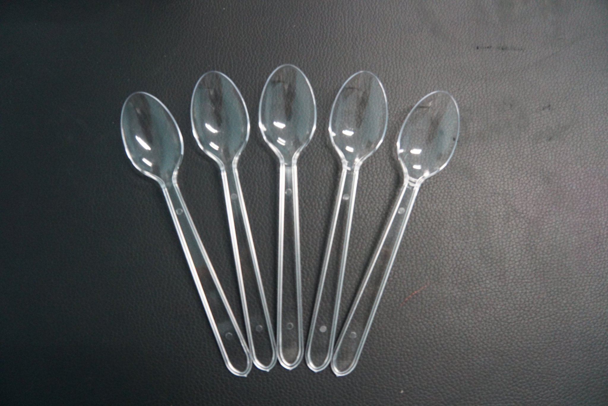 Muỗng nhựa trong cứng
