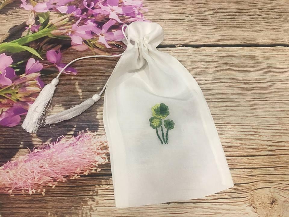Túi Thơm Lụa Tơ Tằm Thêu Tay SenSilk