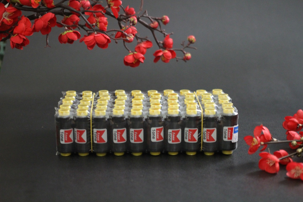 Chỉ May One Nhí Vỉ 10 Cuộn Nhiều Màu (giao hàng màu ngẫu nhiên)