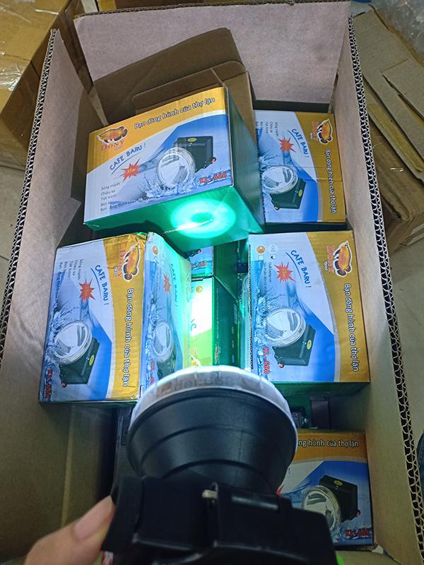 [HOT] Đèn pin đội đầu led siêu sáng KL668 (đèn pin thợ lặn sau 50m không sợ gi nước)