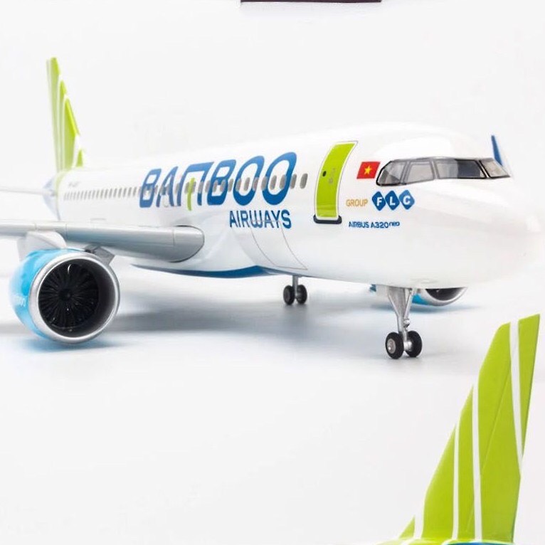 Mô Hình Máy Bay 47cm Bamboo Có Đèn LED + Bánh Xe + Đế Trưng Bày