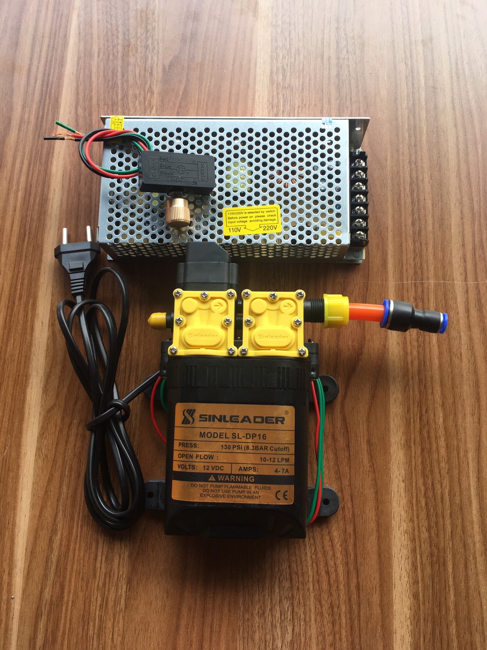 Bơm tưới lan mini. Máy bơm phun sương. Bơm sinleader đôi kèm nguồn và điều tốc