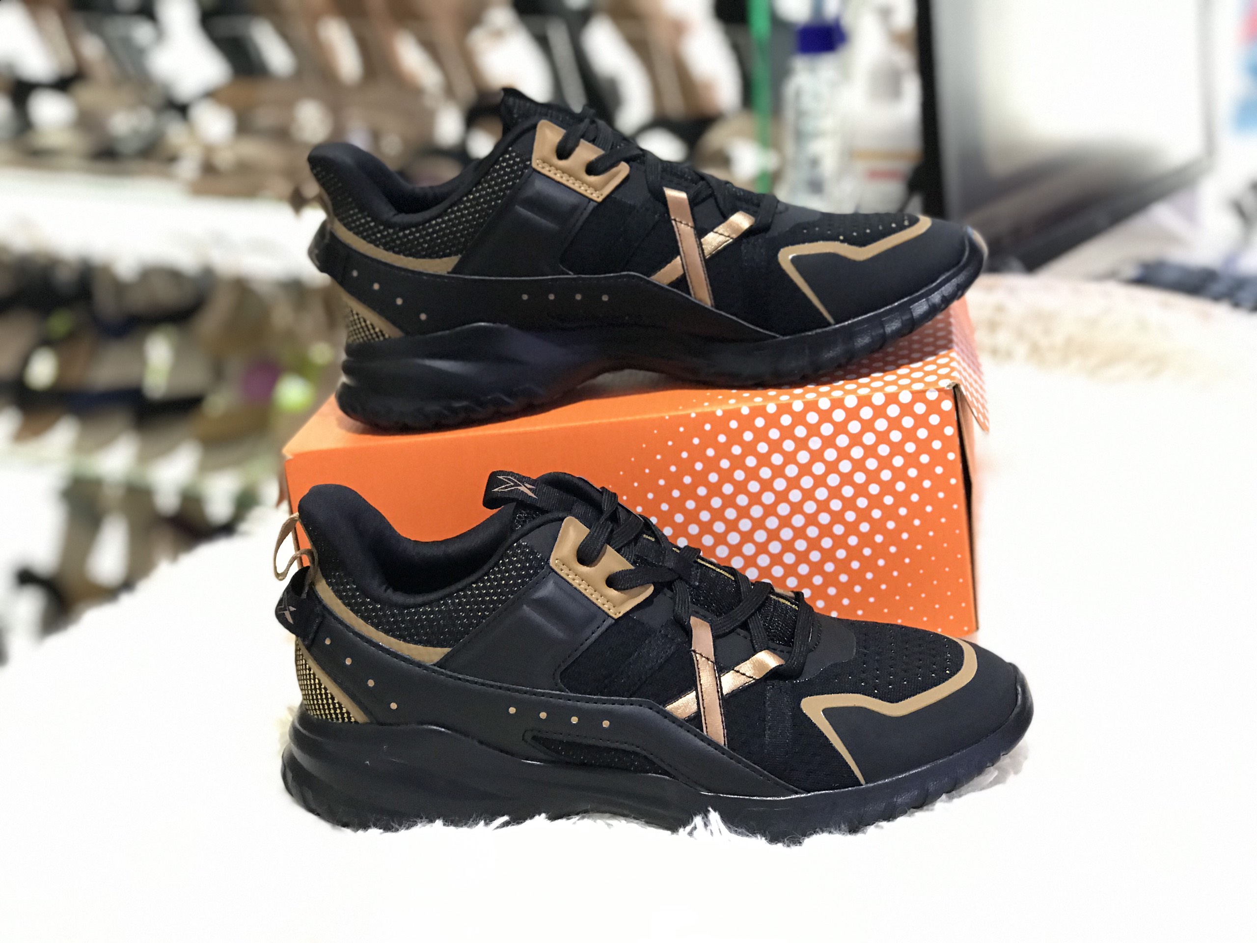 GIẦY THỂ THAO X -065.