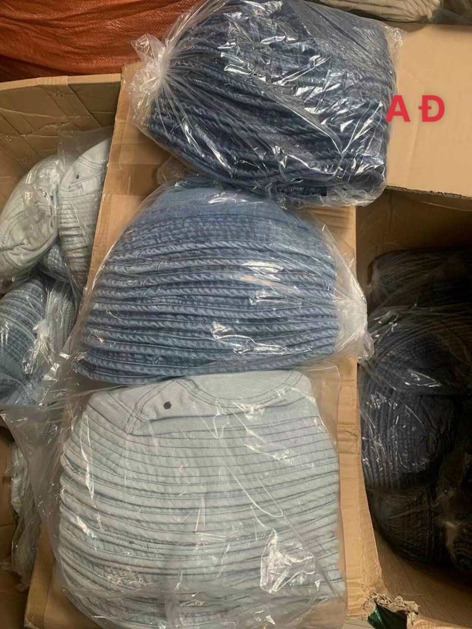Mũ buket jeans dáng cụp cá tính