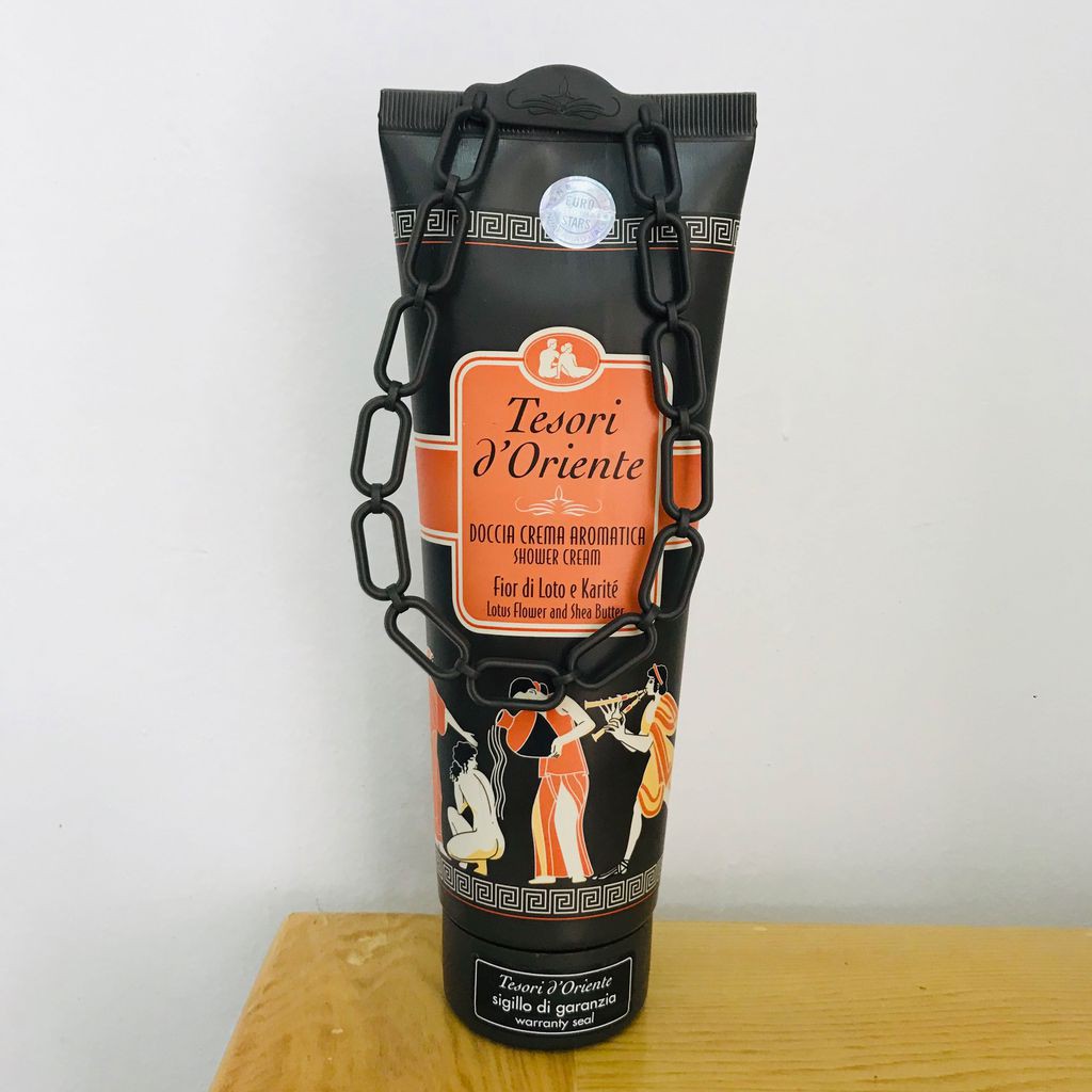 Sữa tắm xích Tesori D Oriente hương hoa sen Ý 250ml