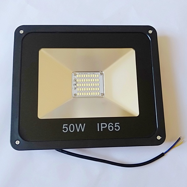 Đèn Pha Led 50W - IP65 (Ánh Sáng Trắng) + Tặng Đèn led USB siêu sáng
