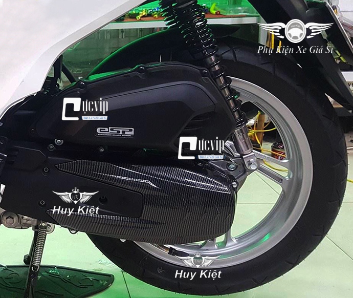 Ốp Lốc Máy Sau SH 2017 - 2019 Carbon MS1618