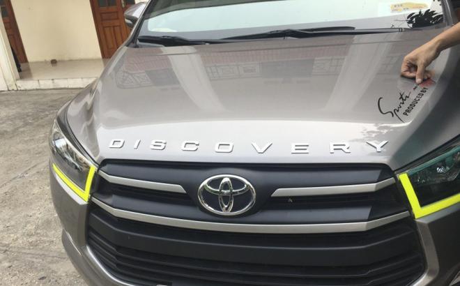 Tem dán oto chữ Discovery 3D nổi mạ bạc