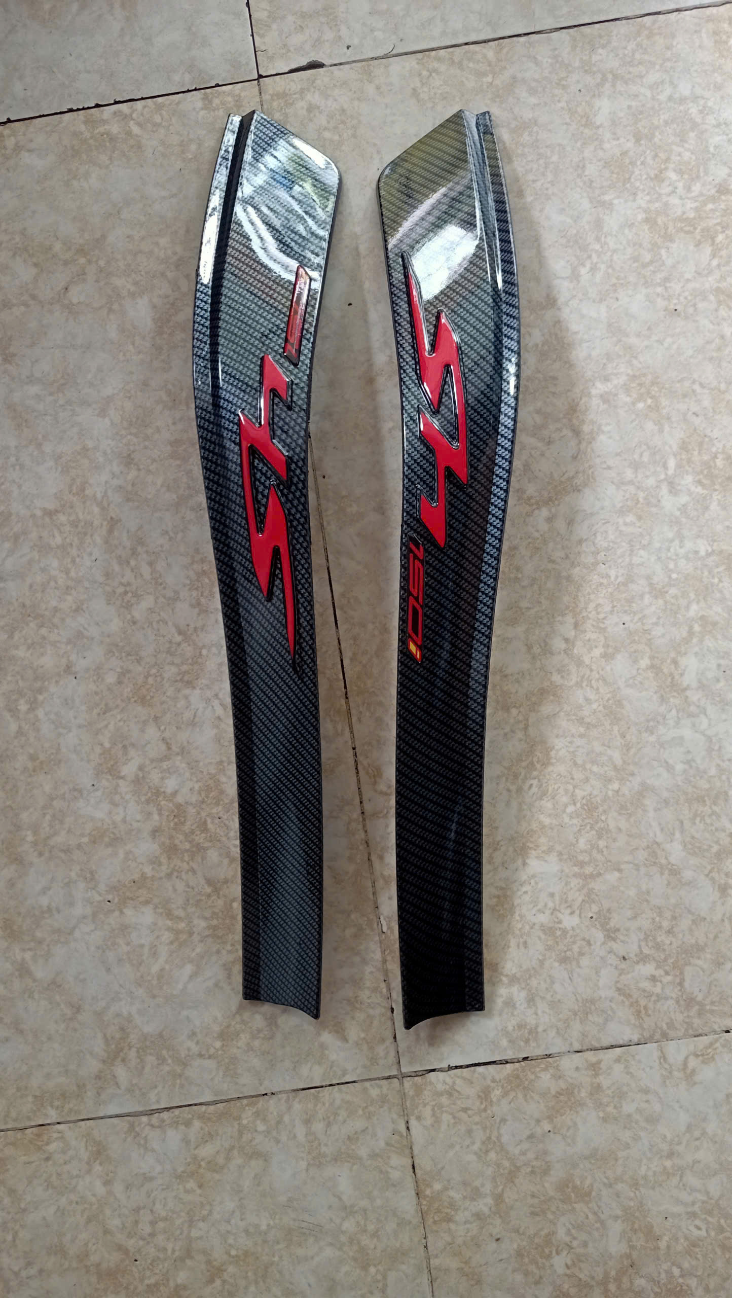 Nẹp sườn SH 2017-2019 độ kiểu SH Ý màu đen mờ và đen vân carbon