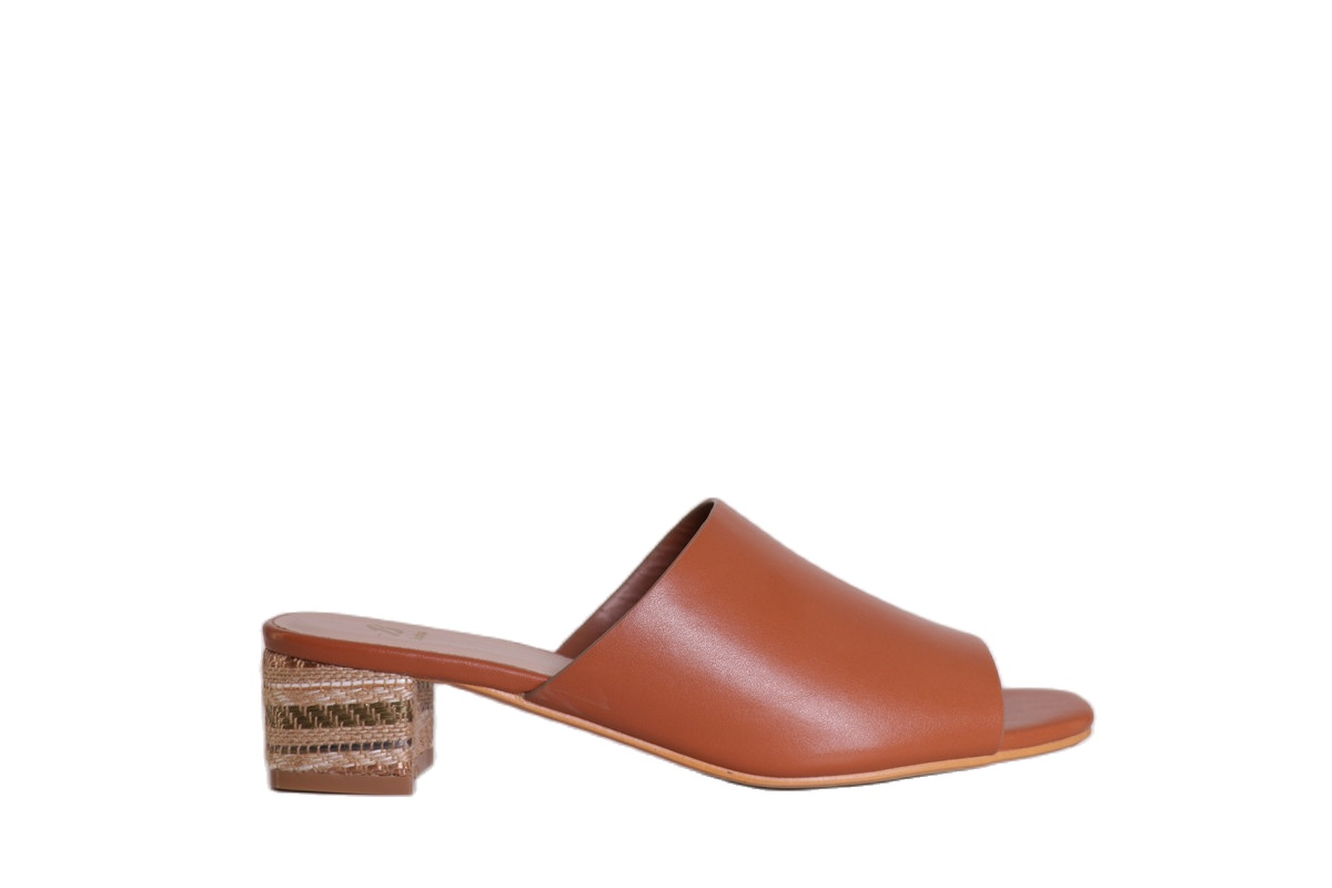 Dép Cao Gót 4Cm Nữ Màu Nâu Bata 660-3108