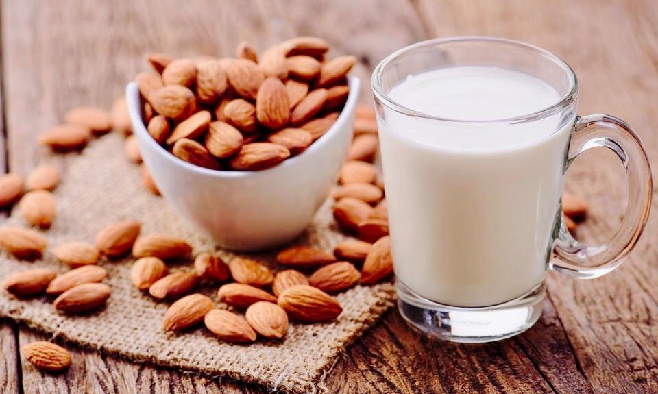 Sữa bột hạnh nhân hữu cơ Ecomil 400gr