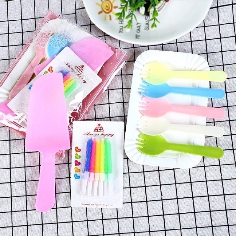 Bộ Thìa + Dĩa + Nến Bánh Sinh Nhật