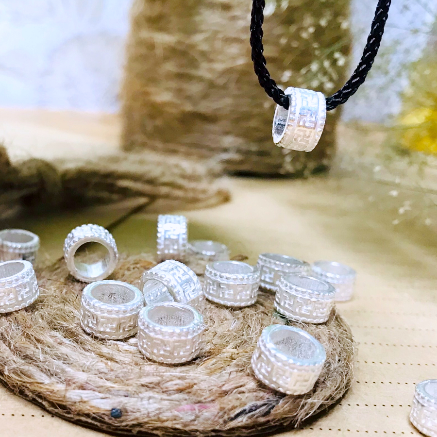[Giá sỉ] Charm bạc chặn khắc chữ vạn (CB149)