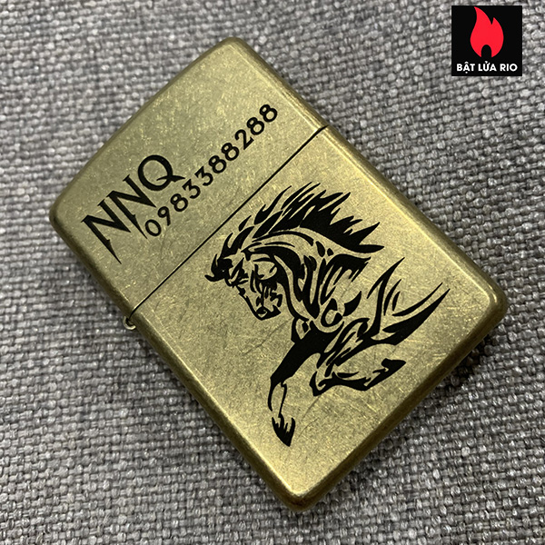 Zippo armor 28496 vỏ dày vàng xước bụi khắc ngựa 24 - zippo 28496.ngua24