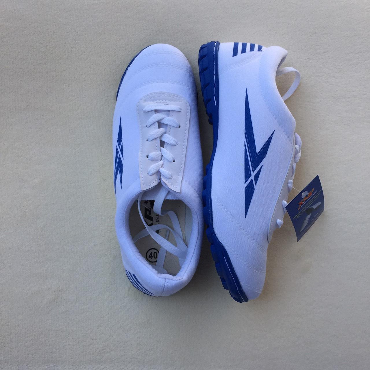 Giày đá bóng chuyên dụng thành phát đinh dăm TP1102