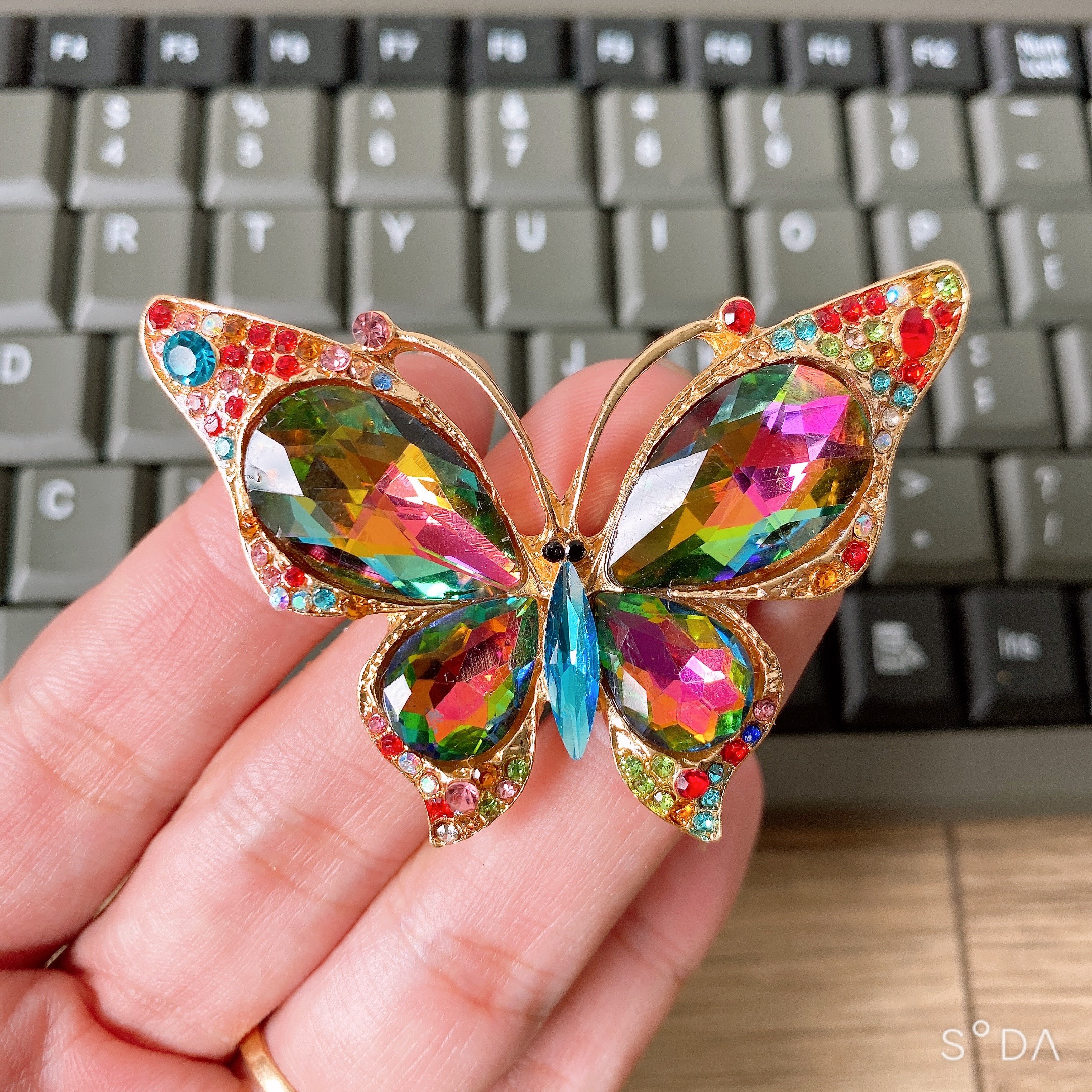 Bộ 2 Charm Bướm Neon gắn dép lào