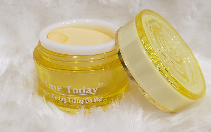 Kem dưỡng trắng da mặt ốc sên One Today 8g