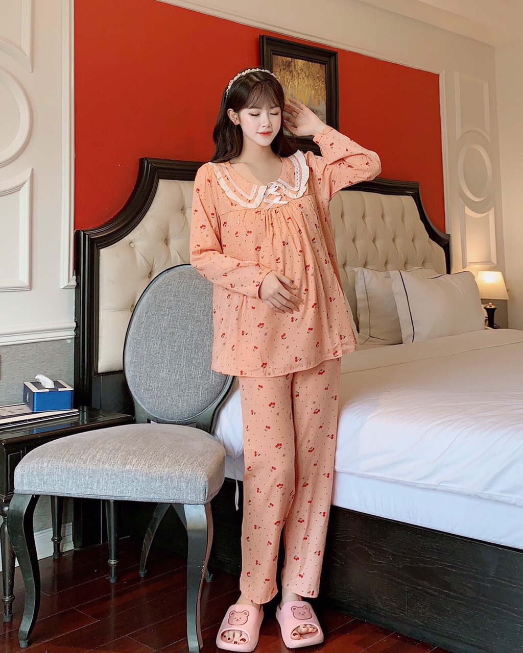 Bộ bầu cực xinh có chỗ cho bé ti