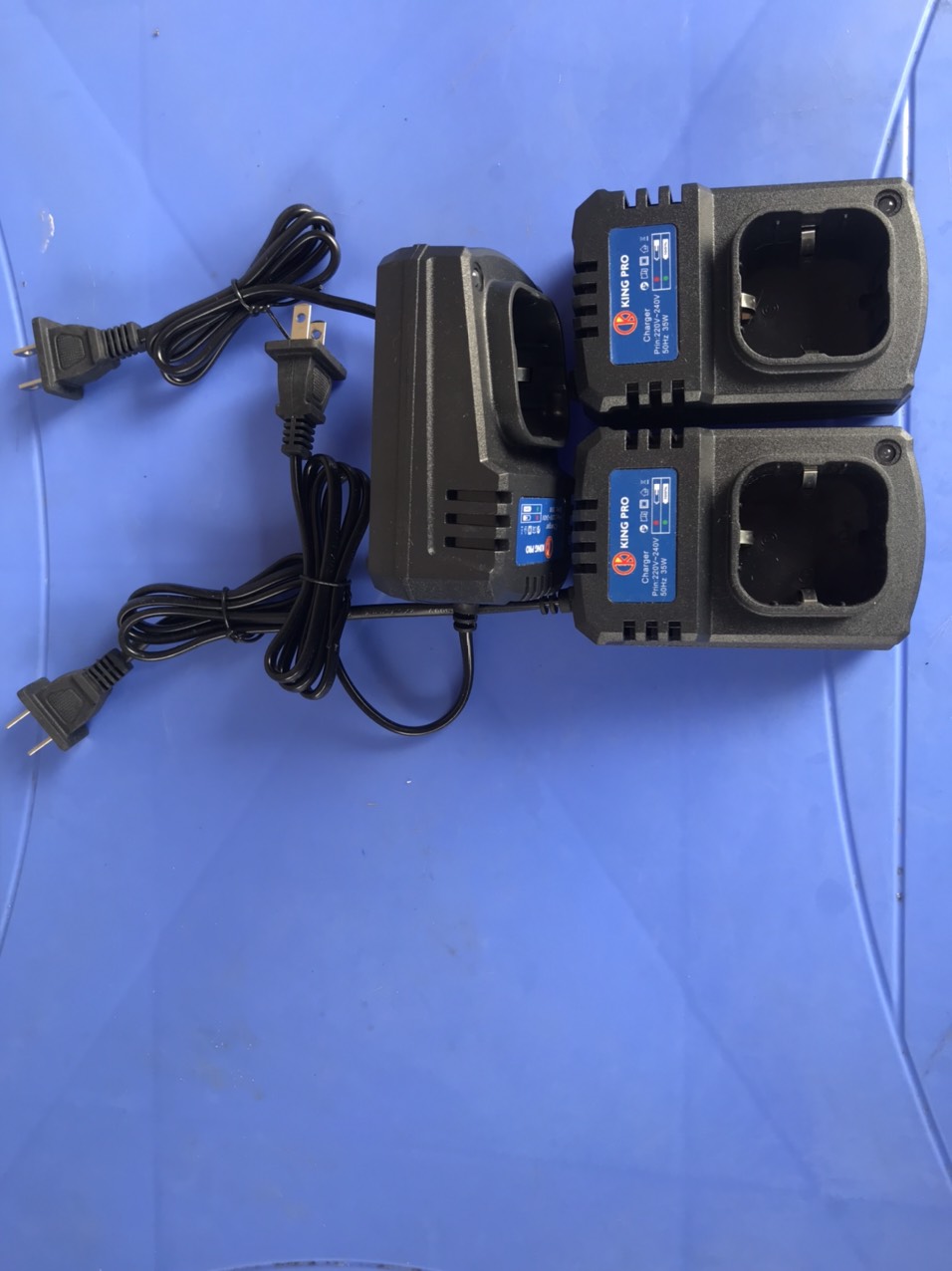 Đế sạc pin 4 cell 16.8V Kingpro cho máy khoan pin
