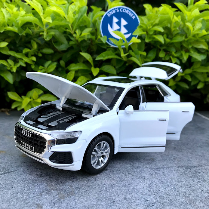 [Bnb's Corner] Audi Q8 Model Car, Scale 1:32, Full Box