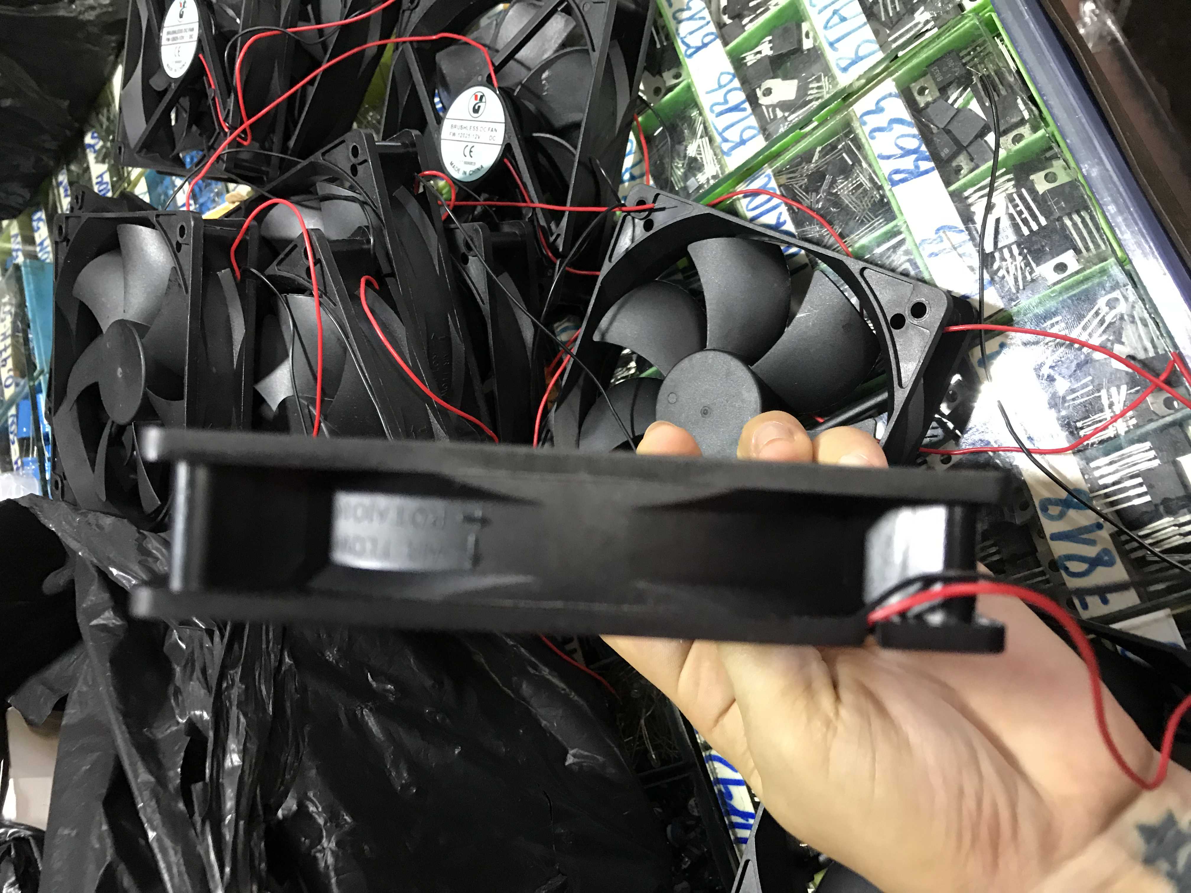 quạt làm mát 12v 12cm - quat12v12cm